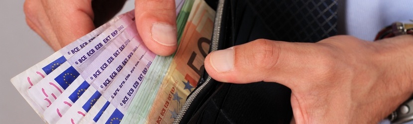 Billets euros dans un portefeuille 