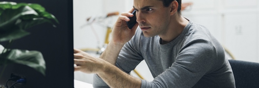 Homme d'affaire inquiet