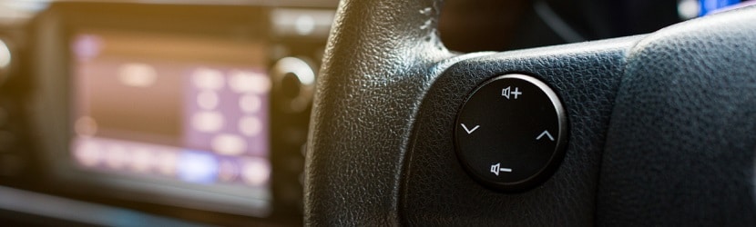 Intéreur d'une voiture moderne capable de flasher les automobilistes