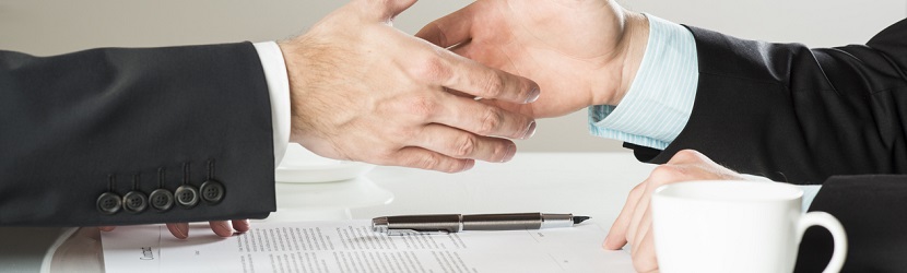  échanges de mains sur un dossier de crédits