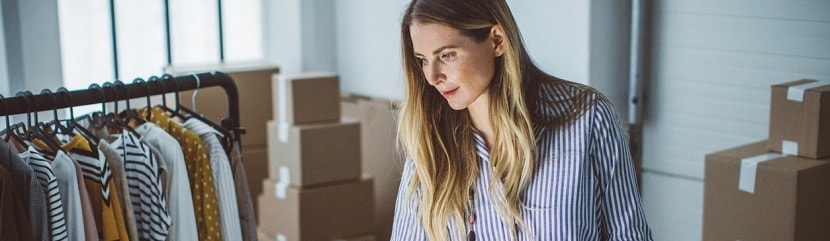  une femme entrepreneur en activité