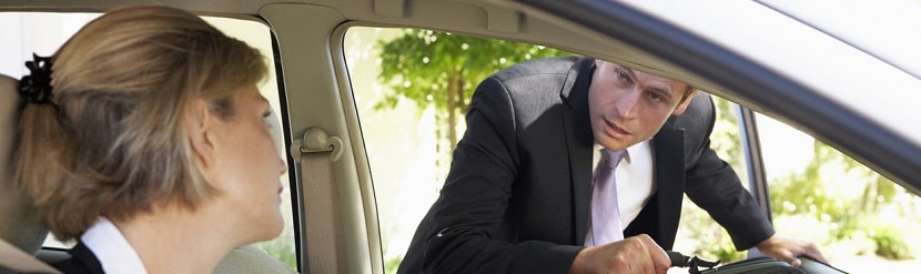 des salariés en voiture