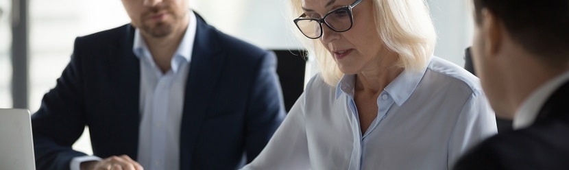 réunion de finances en entreprise